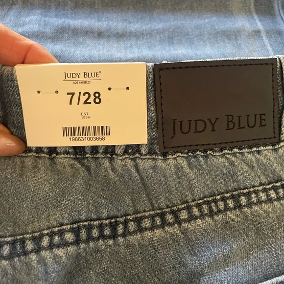 Judy Blue Medium Wash Wide Legged Relaxed  Drawstring Denim with Gold-Tip Cords - Picture 16 of 16